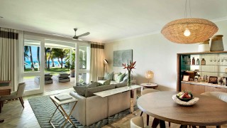 OOLSG Beach Front Suite Living Area 