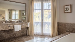 Anantara Marbella Acc 2BedSuite TwinBathroom 2296 HDR 3