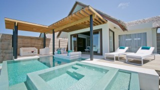 Niyama Deluxe Water Pool Villa Pool