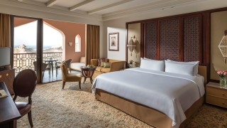 Al Husn Sea View Deluxe Room